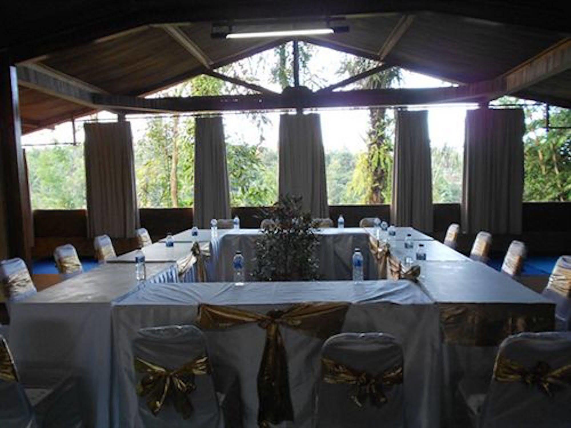 The Aura Shanti Retreat Baturiti Exterior photo