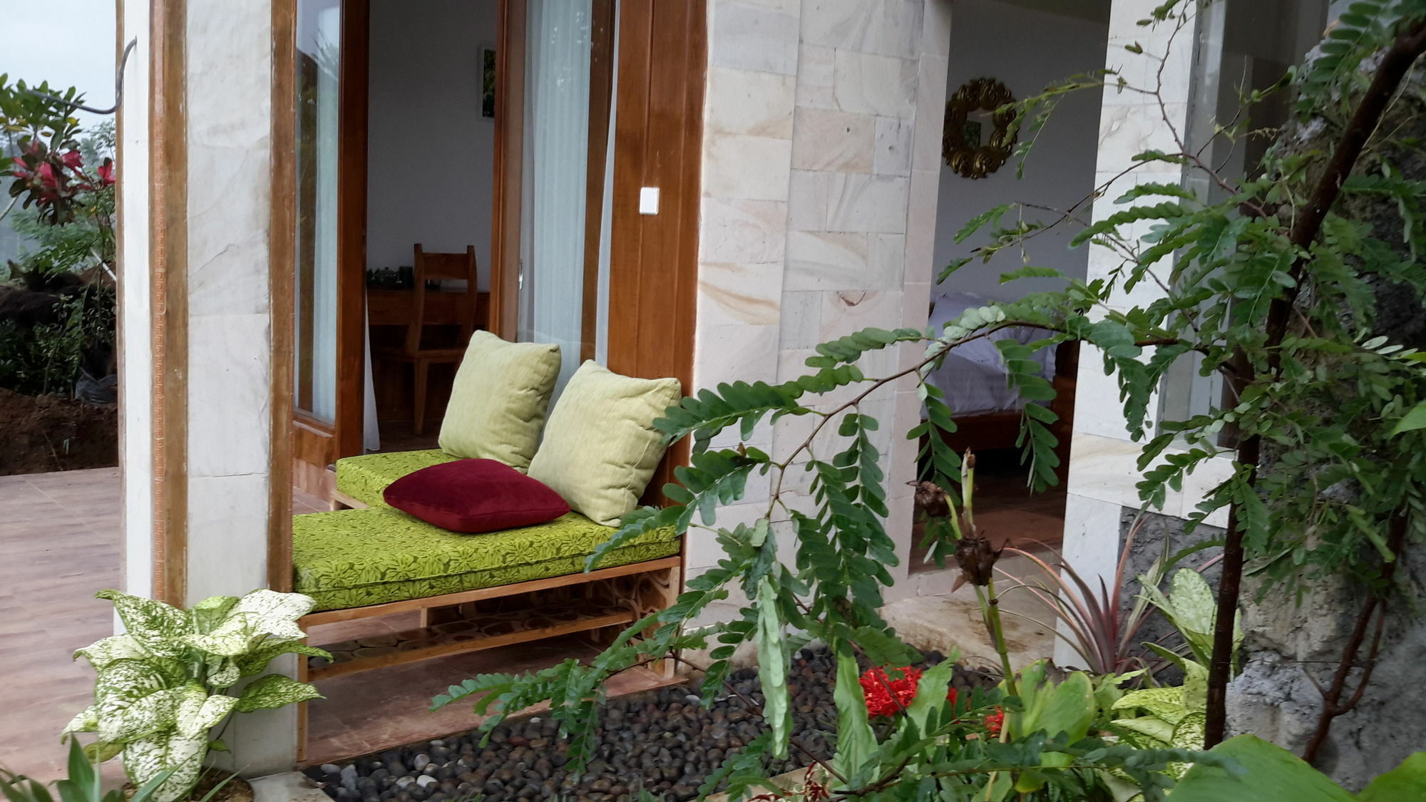The Aura Shanti Retreat Baturiti Exterior photo